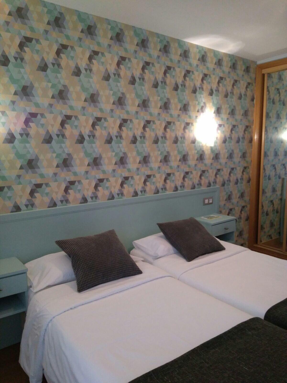 Costa Hotel *